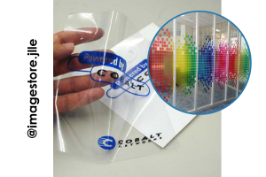 Impressão de Adesivo Vinil Transparente Adesivo em vinil PVC Transparente 1.60 (Largura Max) 4x0 Opcional verniz de proteção. Apenas impressão. Impressão de adesivo vinil transparente qualidade de até 1440DPI, largura maxima de boca 1.60m