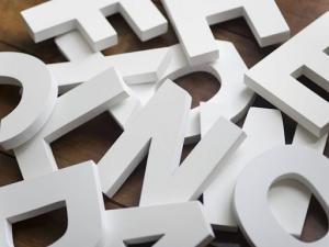 Letra Caixa PVC M² PVC EXpandido  Branca Pintura Esmalte Corte e Polimento Valor do M²